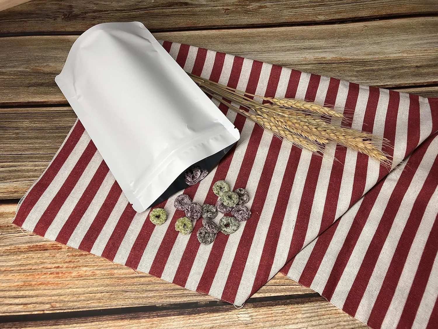 100 Pack Matte White Mylar Stand Up Bags - 5.5x7.8 Inches Resealable Smell Proof Packaging Pouch, Sealable Foil Zipper Bag for Food Storage, Sample Pouches