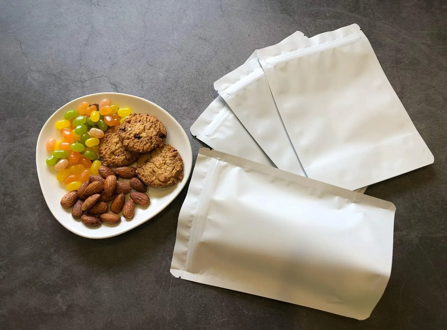 100 Pack Matte White Mylar Stand Up Bags - 5.5x7.8 Inches Resealable Smell Proof Packaging Pouch, Sealable Foil Zipper Bag for Food Storage, Sample Pouches