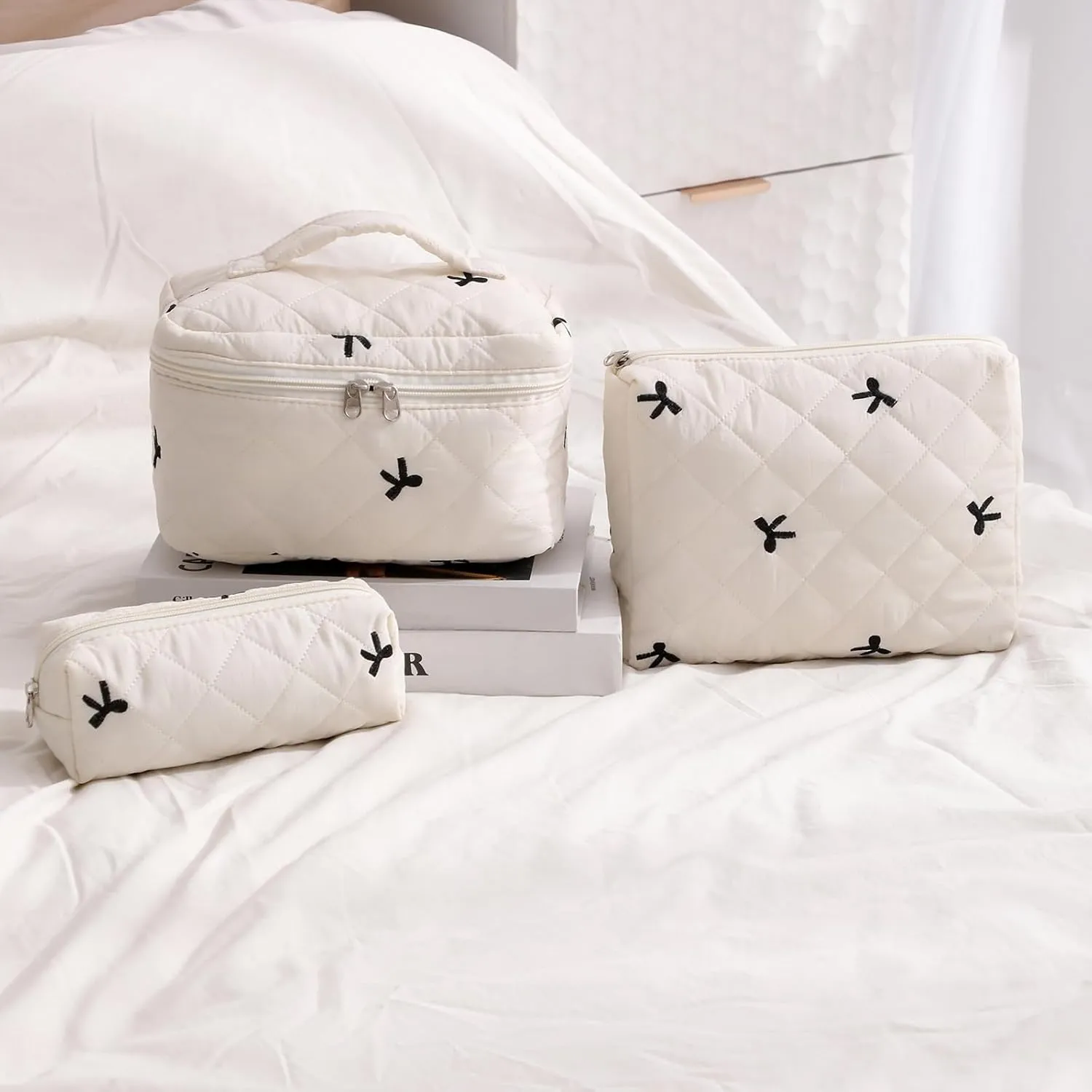 3Pcs Large Cotton Quilted Makeup Bag Set, Cute Coquette Floral Cotton Cosmetic Bag with Bows, Aesthetic Travel Organized Toiletry Bags for Women Girls（05Black Bows）