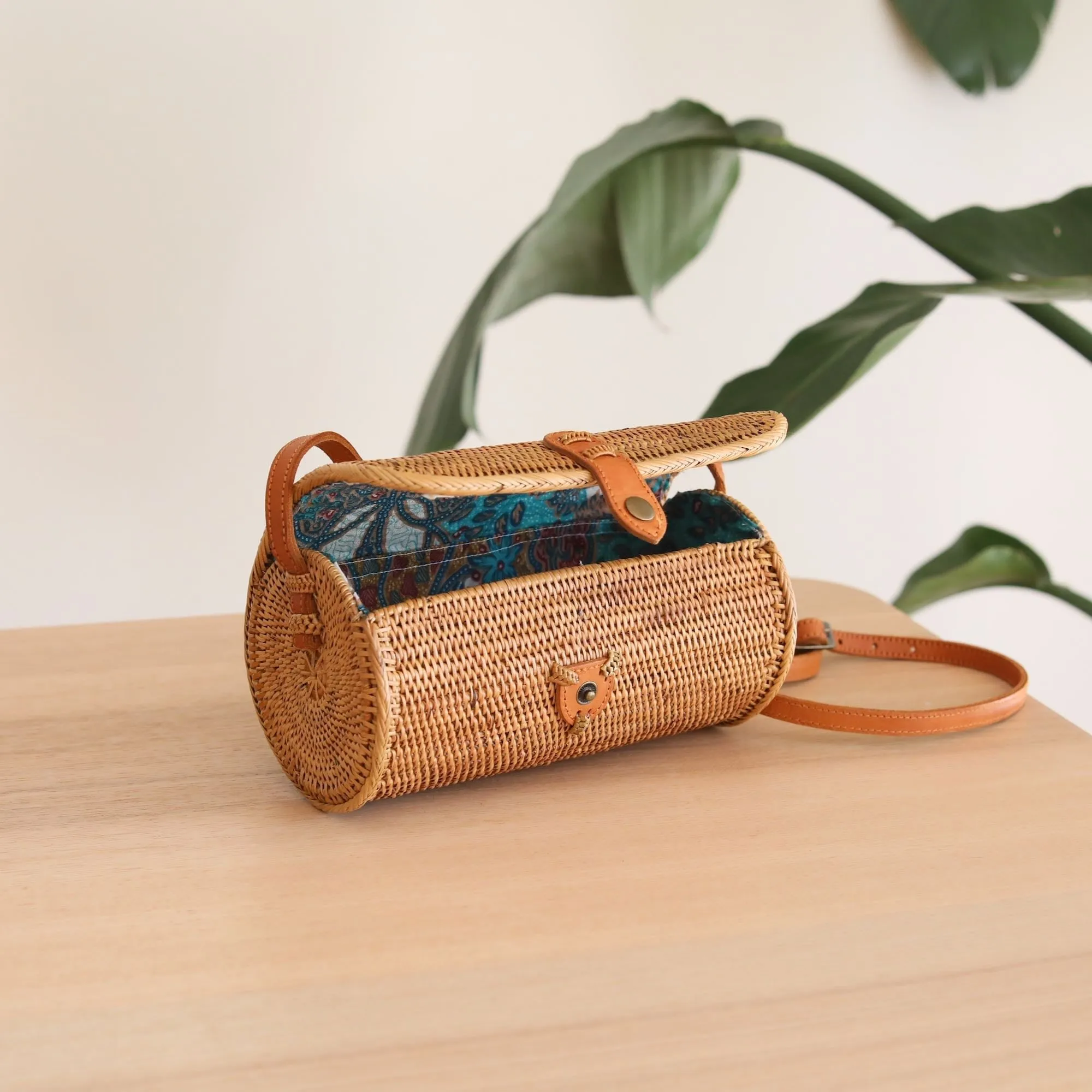 Bali Rattan Crossbody Bag - Tube Rattan Bag