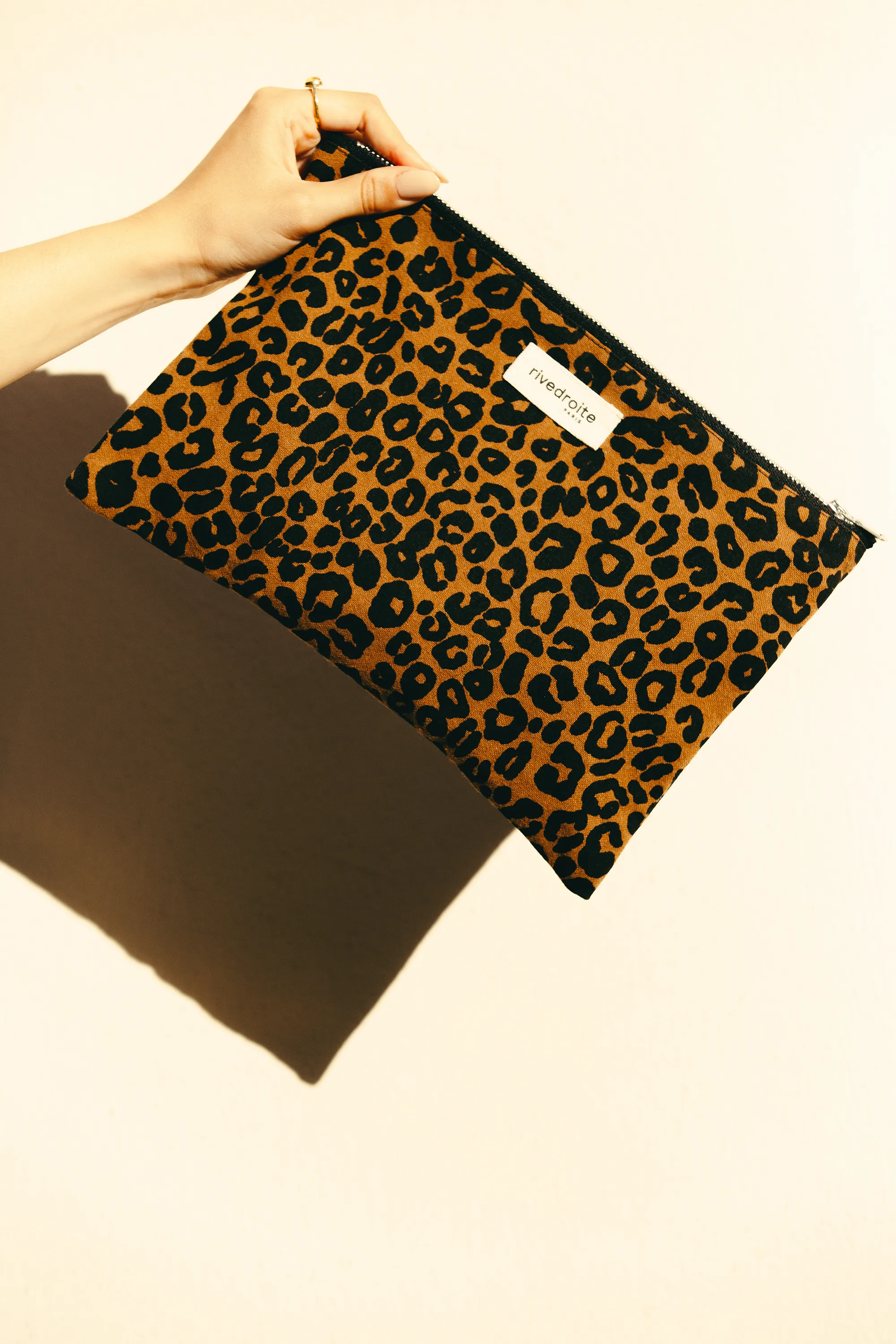 Barbette the medium sized pouch – Recycled cotton Leopard