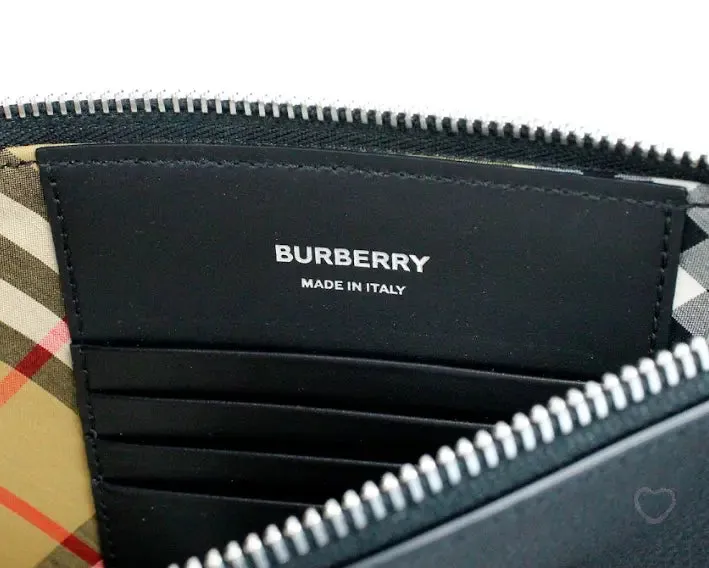 Burberry Leather Crossbody Bag - Elegant & Stylish Accessory