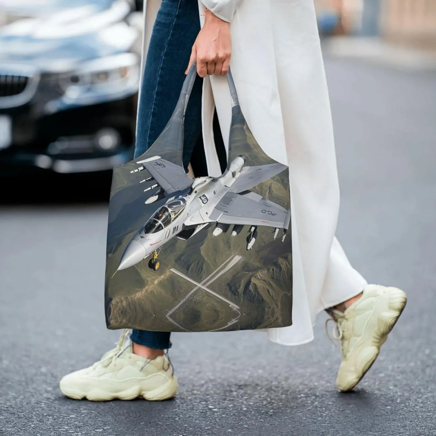 Canvas Tote Bag Lightweight Reusable Grocery Shopping Bag Bird standing on pig's head Handbag for Women Men