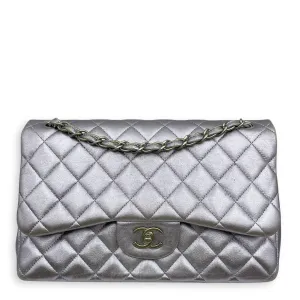Classic (DF) Jumbo Purple Shoulder Bag in Metallic Lambskin, Silver hardware