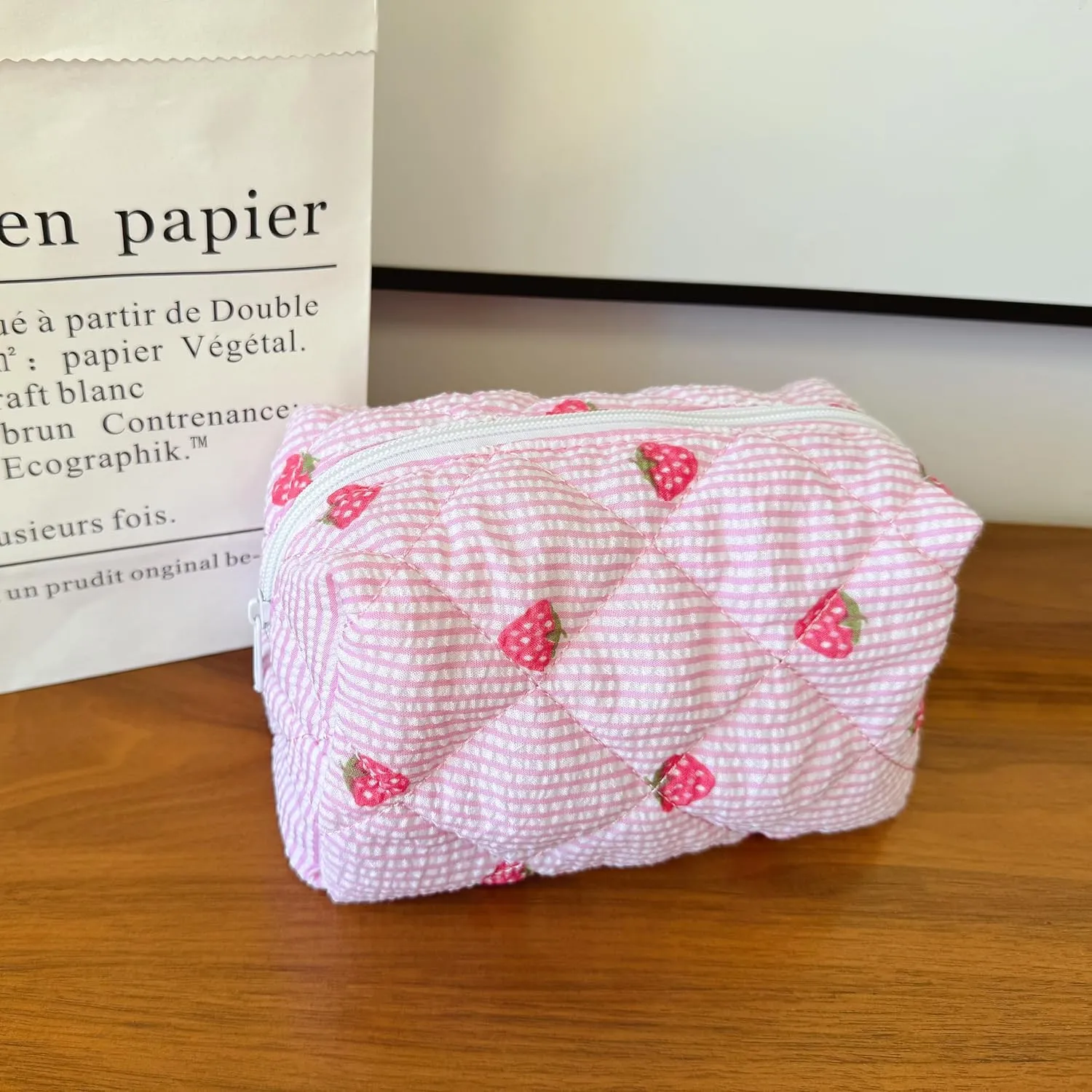 Cotton Quilted Makeup Bag Coquette Accessories Make up Bag Organizer Cute Floral Cosmetic Pouch Travel Makeup Bag for Women strawberry