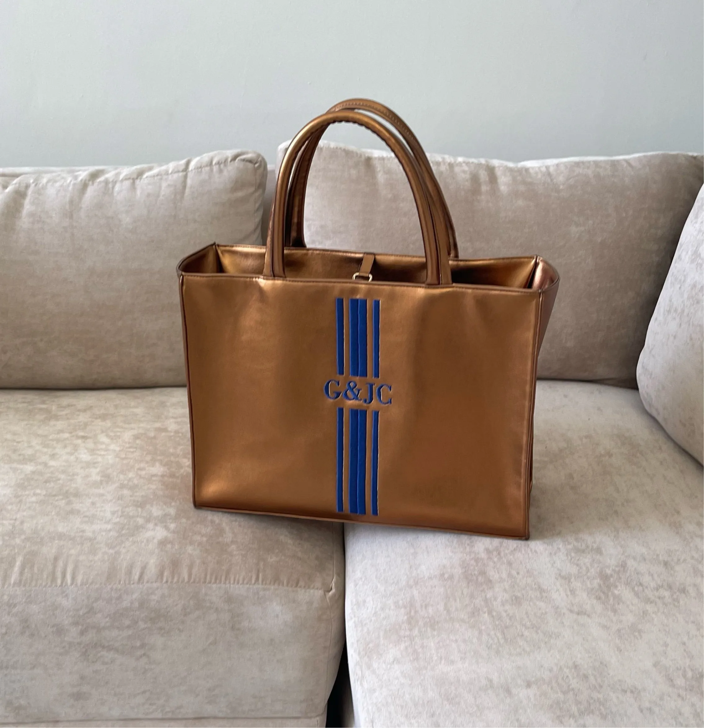 DAILY TOTE