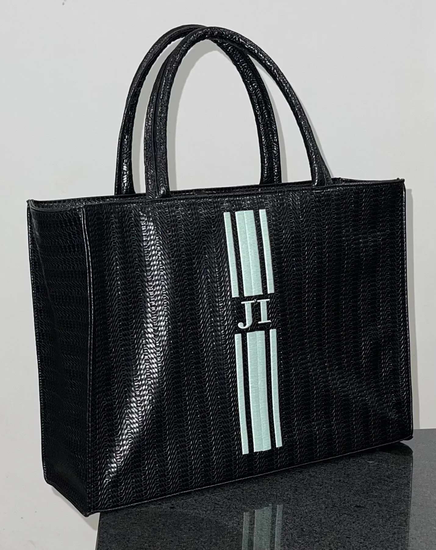 DAILY TOTE