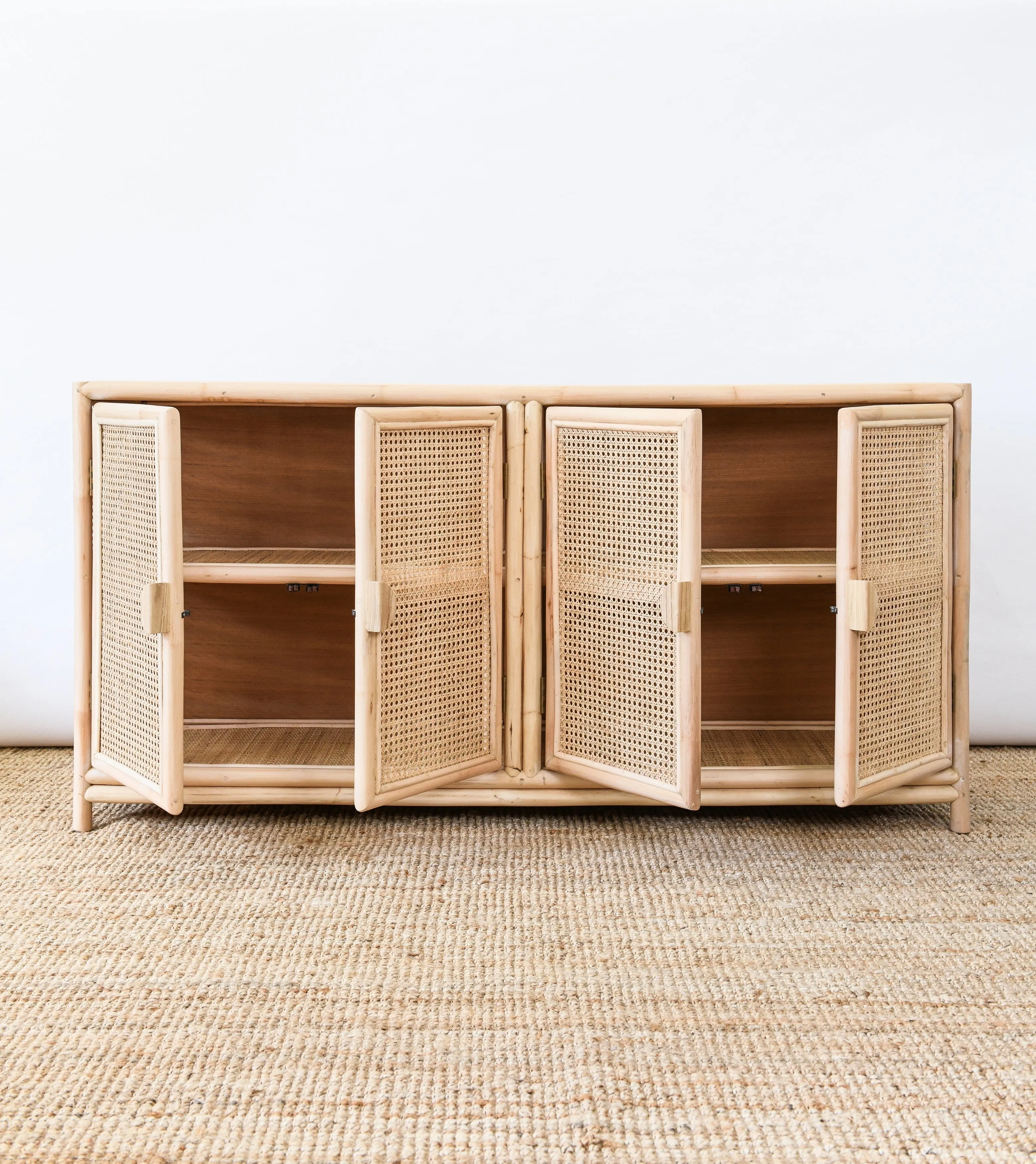 FLORES RATTAN BUFFET
