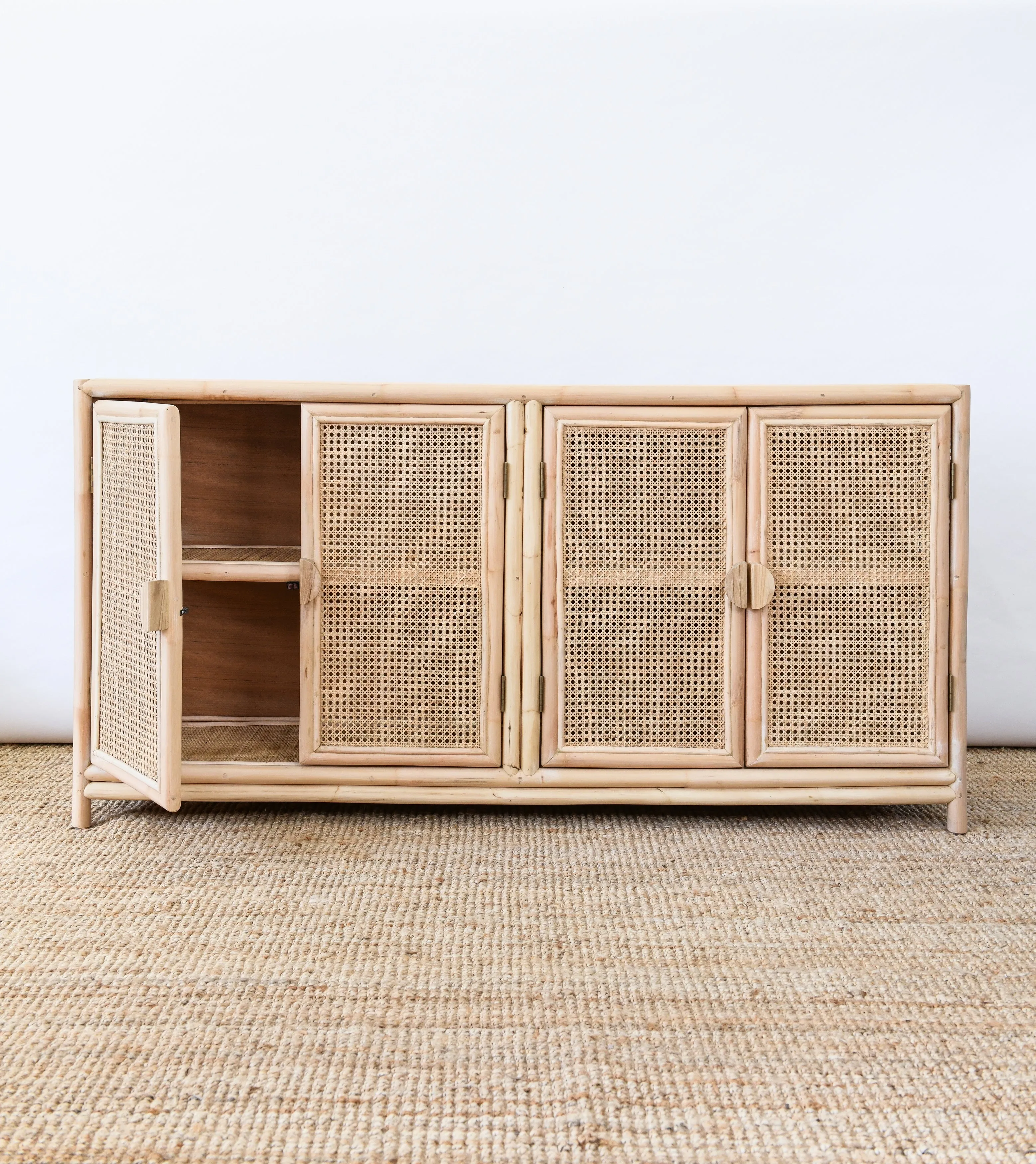 FLORES RATTAN BUFFET