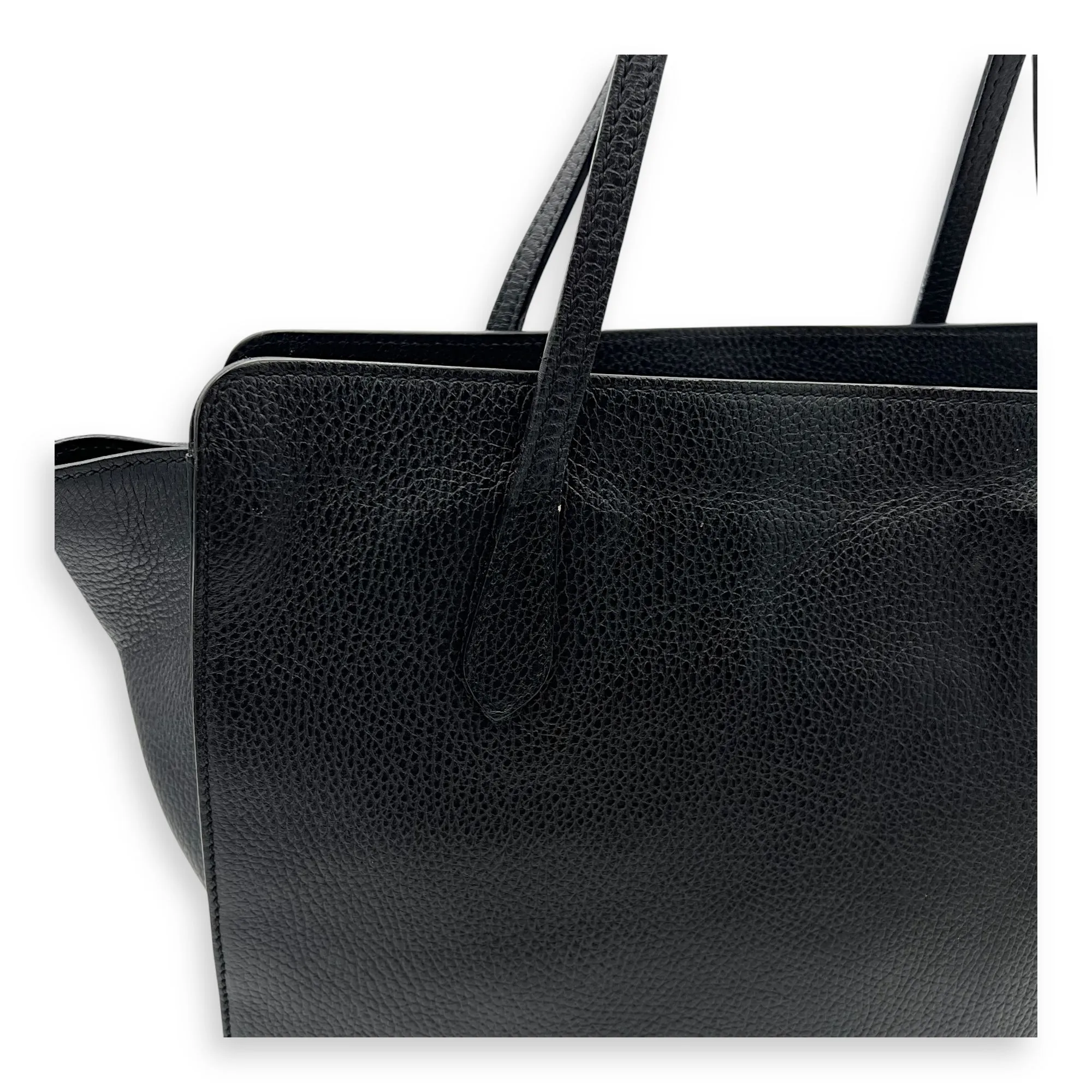 Interlocking G Tote Bag Black in Calfskin, Gold hardware