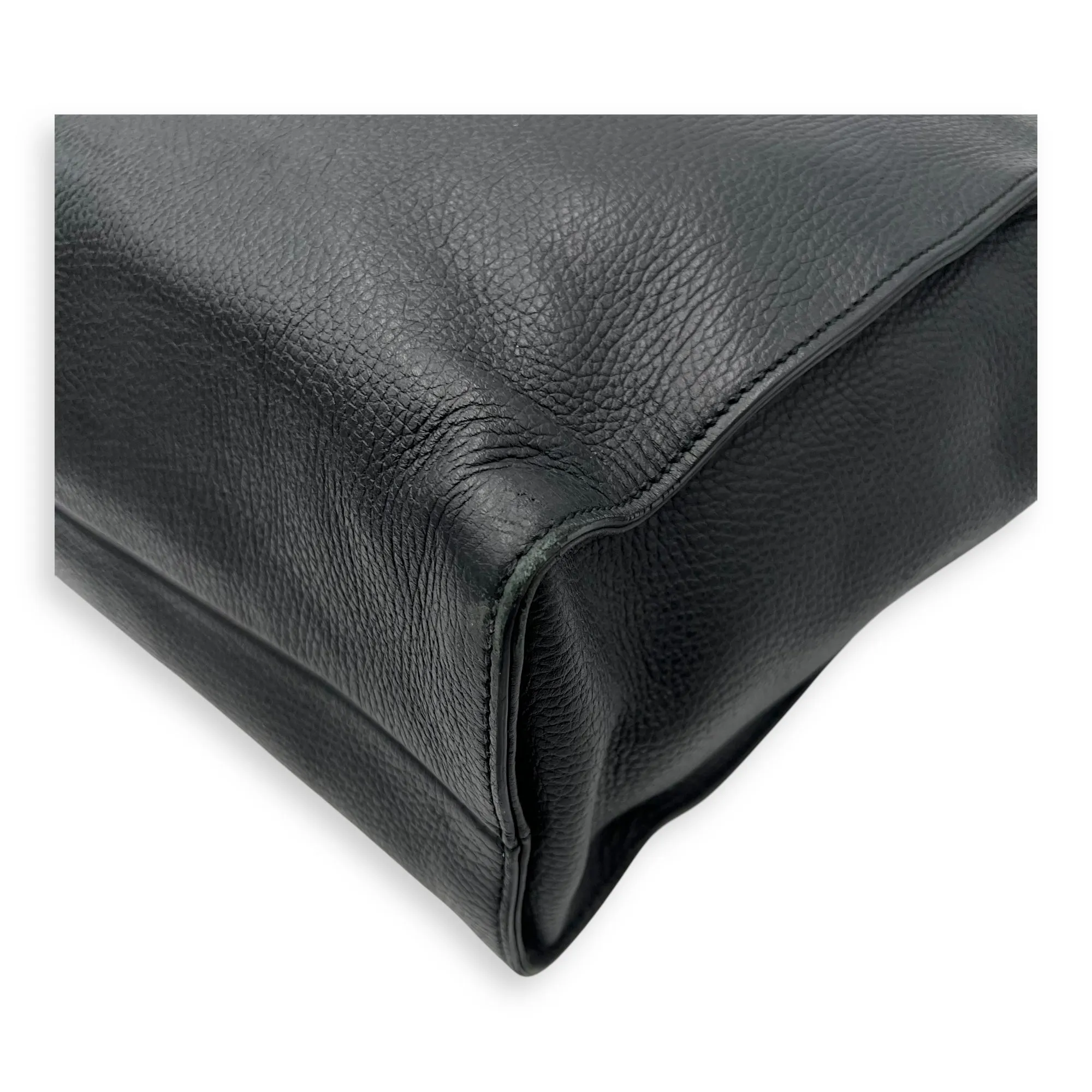 Interlocking G Tote Bag Black in Calfskin, Gold hardware