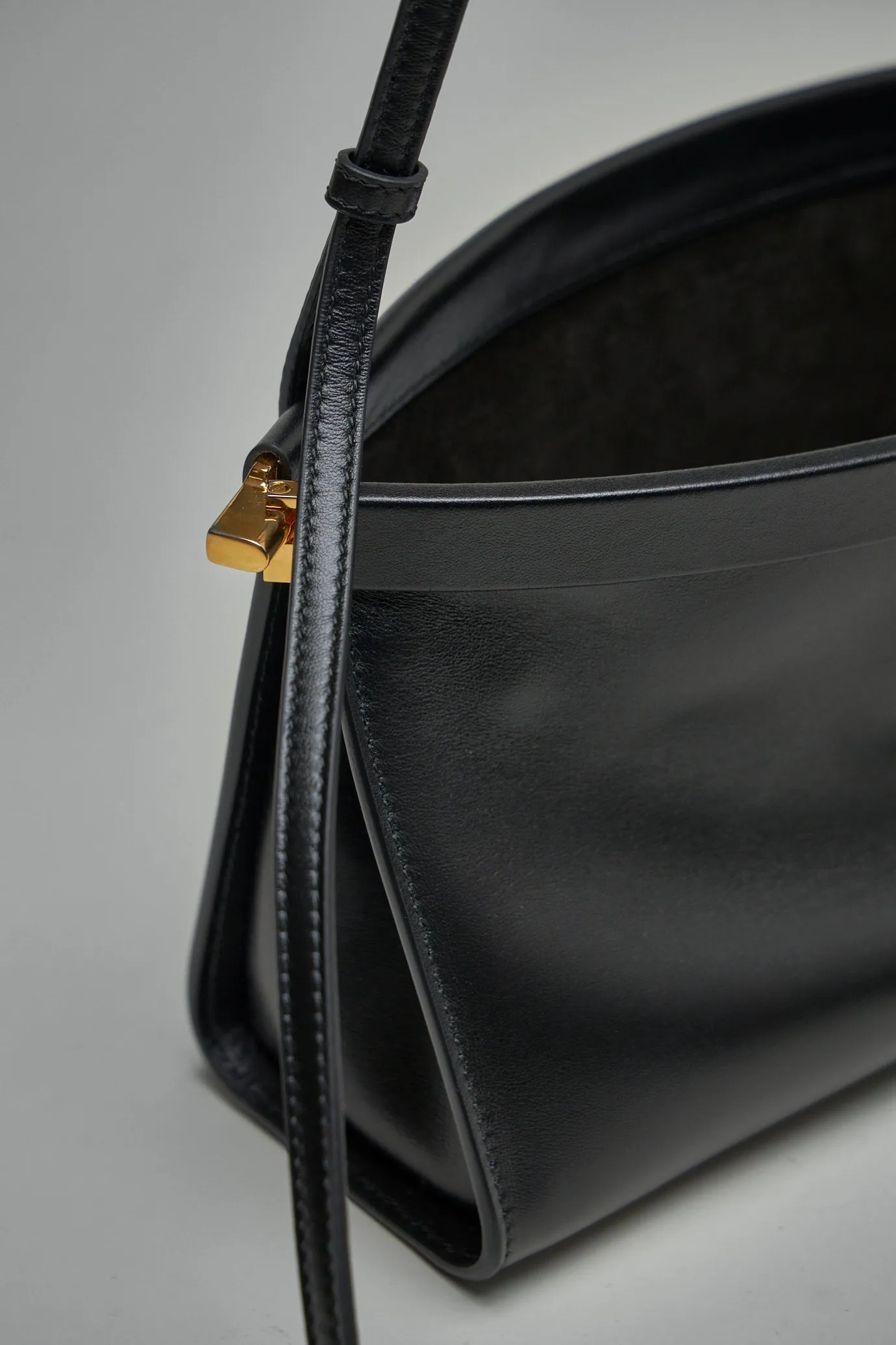 Le Click East West Medium Bag in Leather