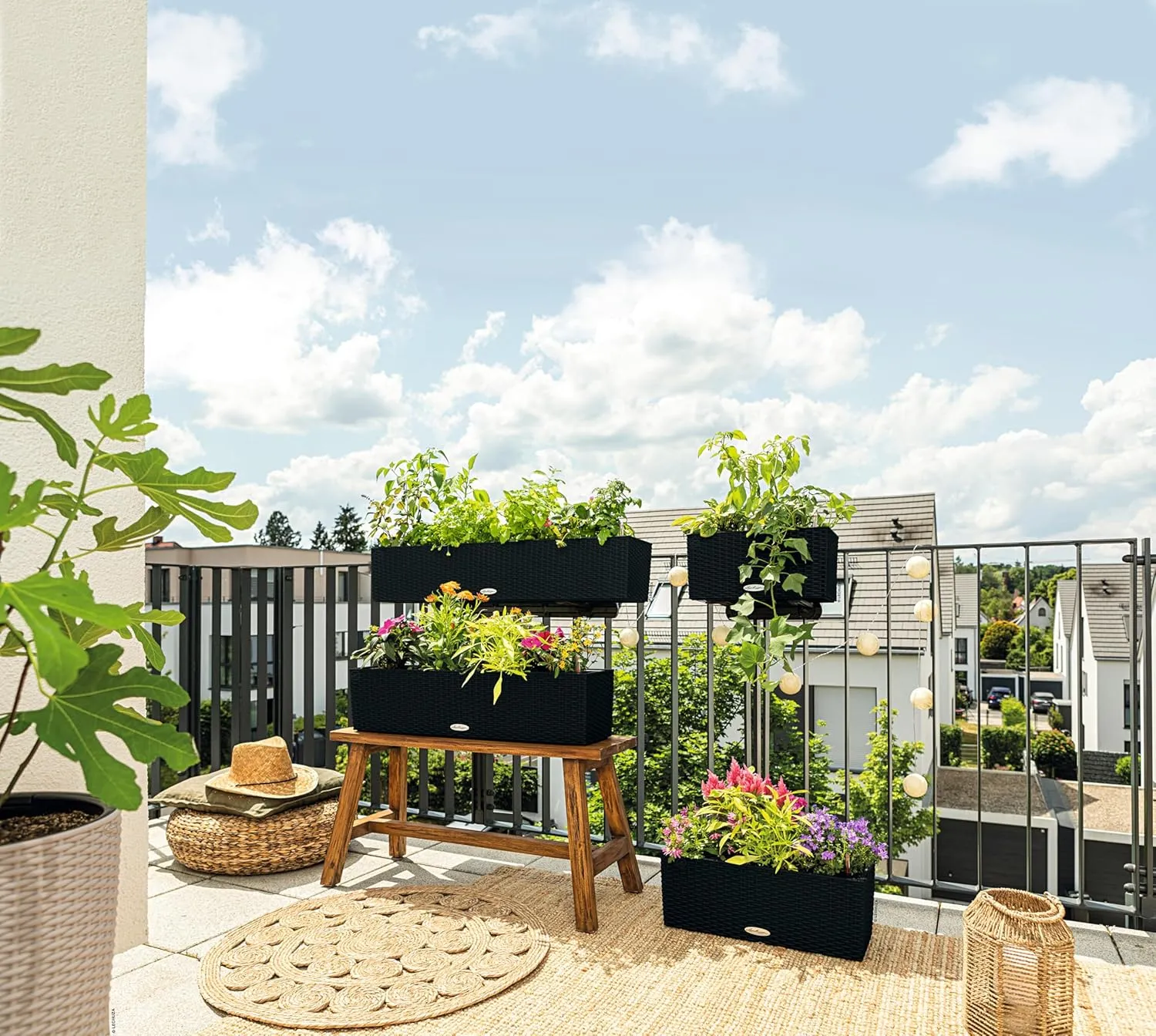 Lechuza - Balconera Cottage 100 Planter, Graphite Black, Balcony Box with Watering System, Water Level Indicator and Plant Insert, Wicker Look, 99 x 19 x 19 cm, 15915