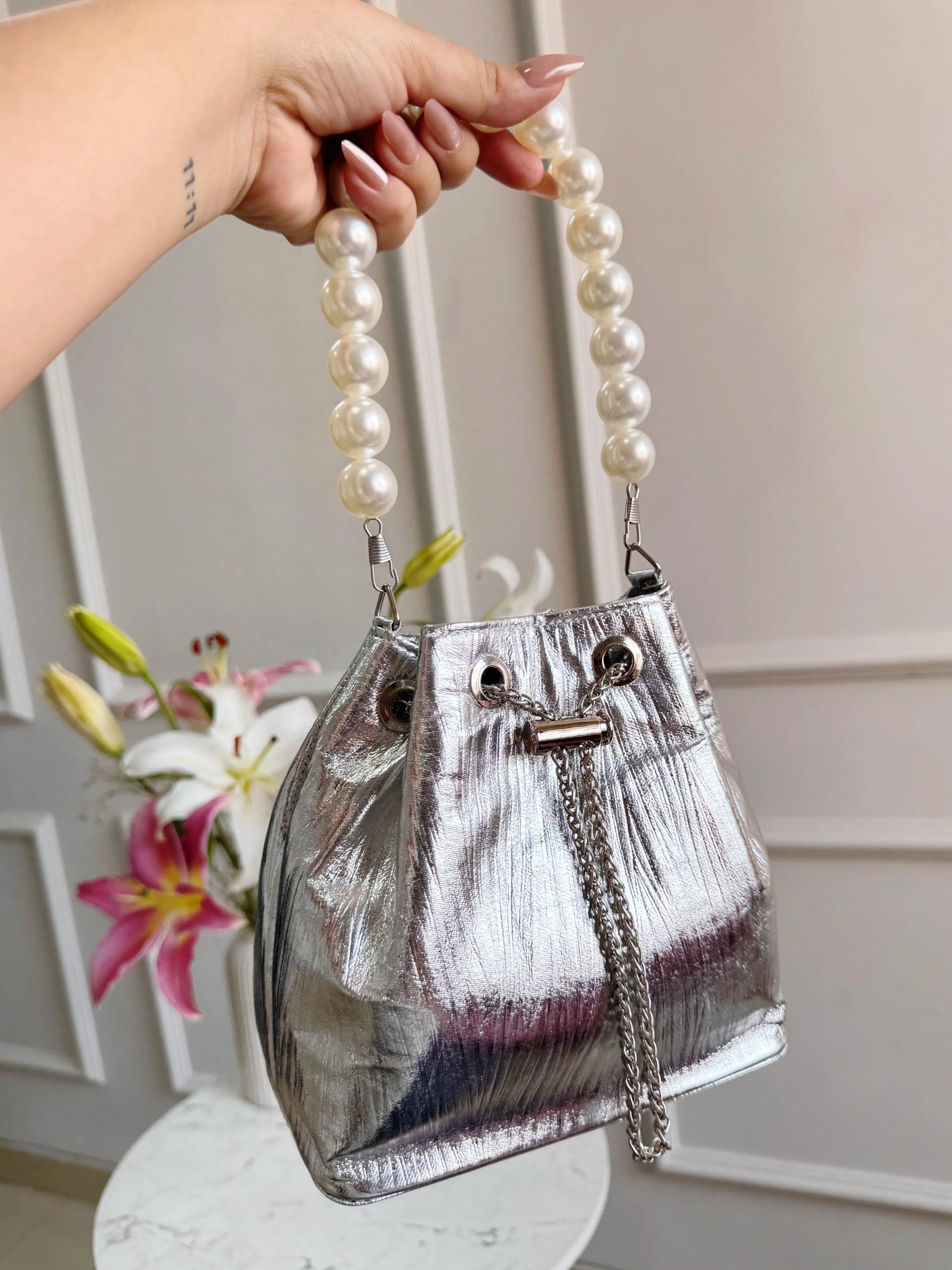 METALLIC BUCKET BAGS