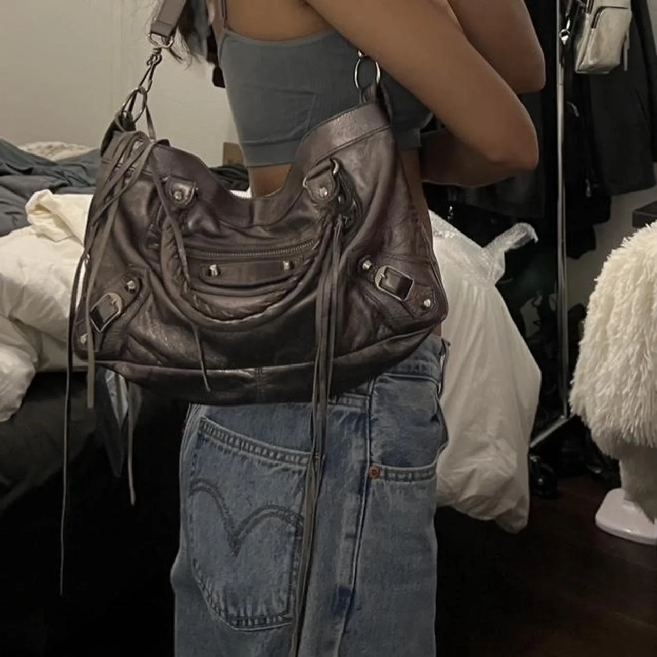 🩷🍒Preowned RARE BALENCIAGA METALLIC SILVER CITY BAG🩷🍒