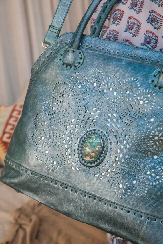 Queen Deus Shoulder Bag Metallic Teal