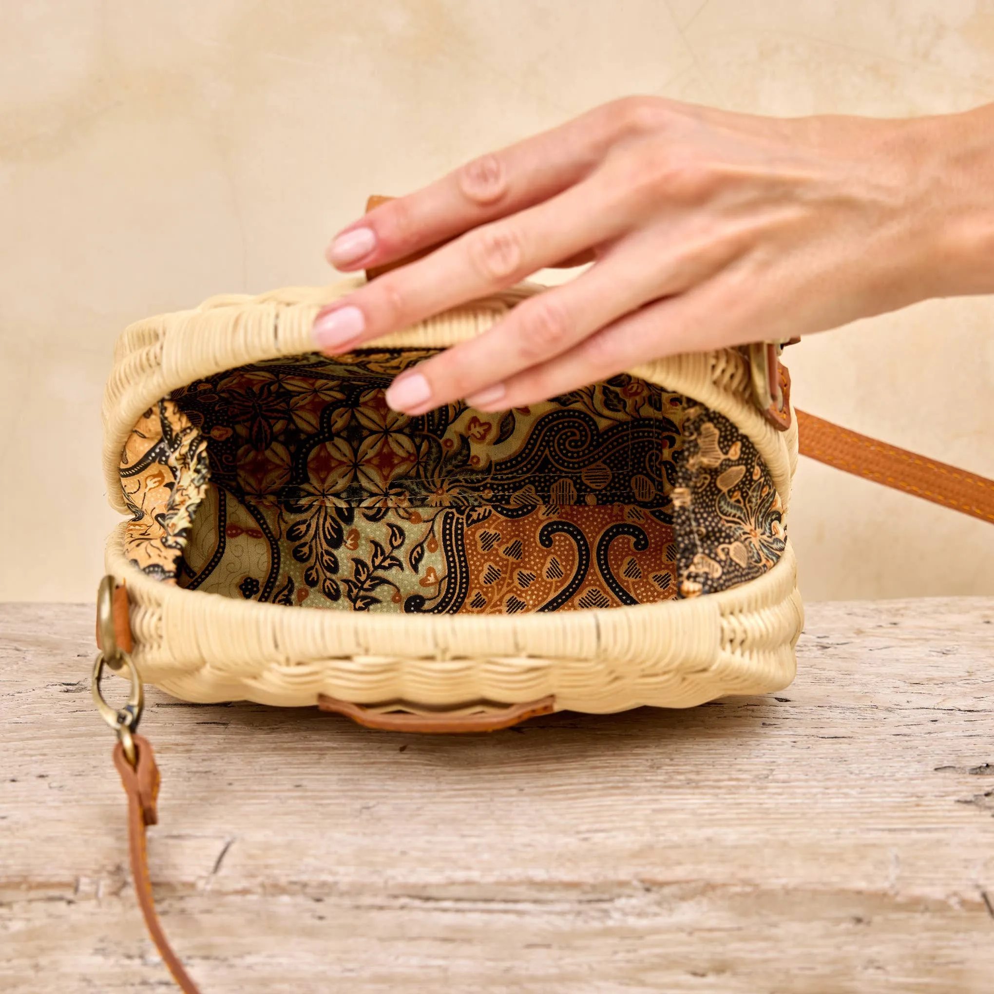 Rattan Clamshell Convertible Clutch