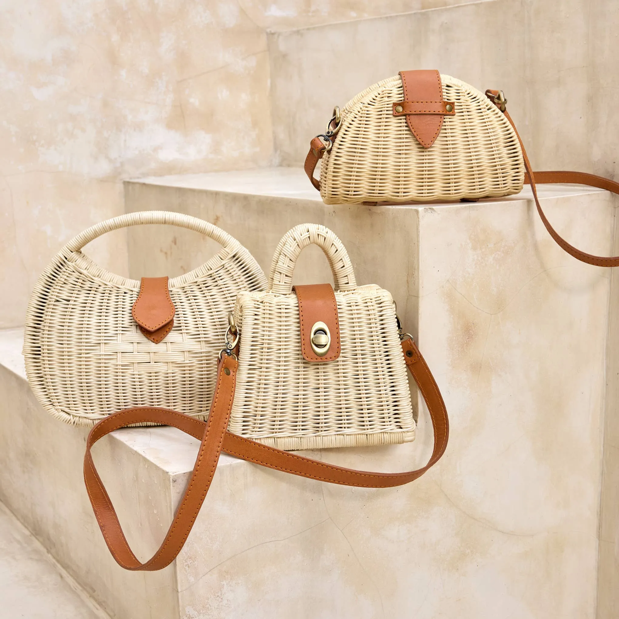 Rattan Clamshell Convertible Clutch