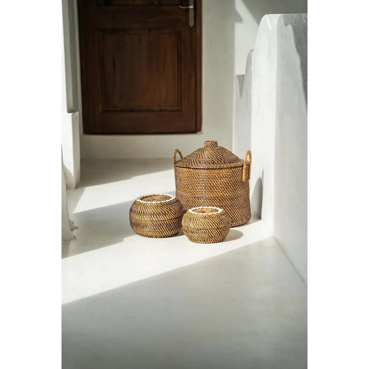 Rootz Colonial Storage Basket - Rattan Basket - Decorative Bin - Easy Mobility - 40cm x 39cm x 40cm
