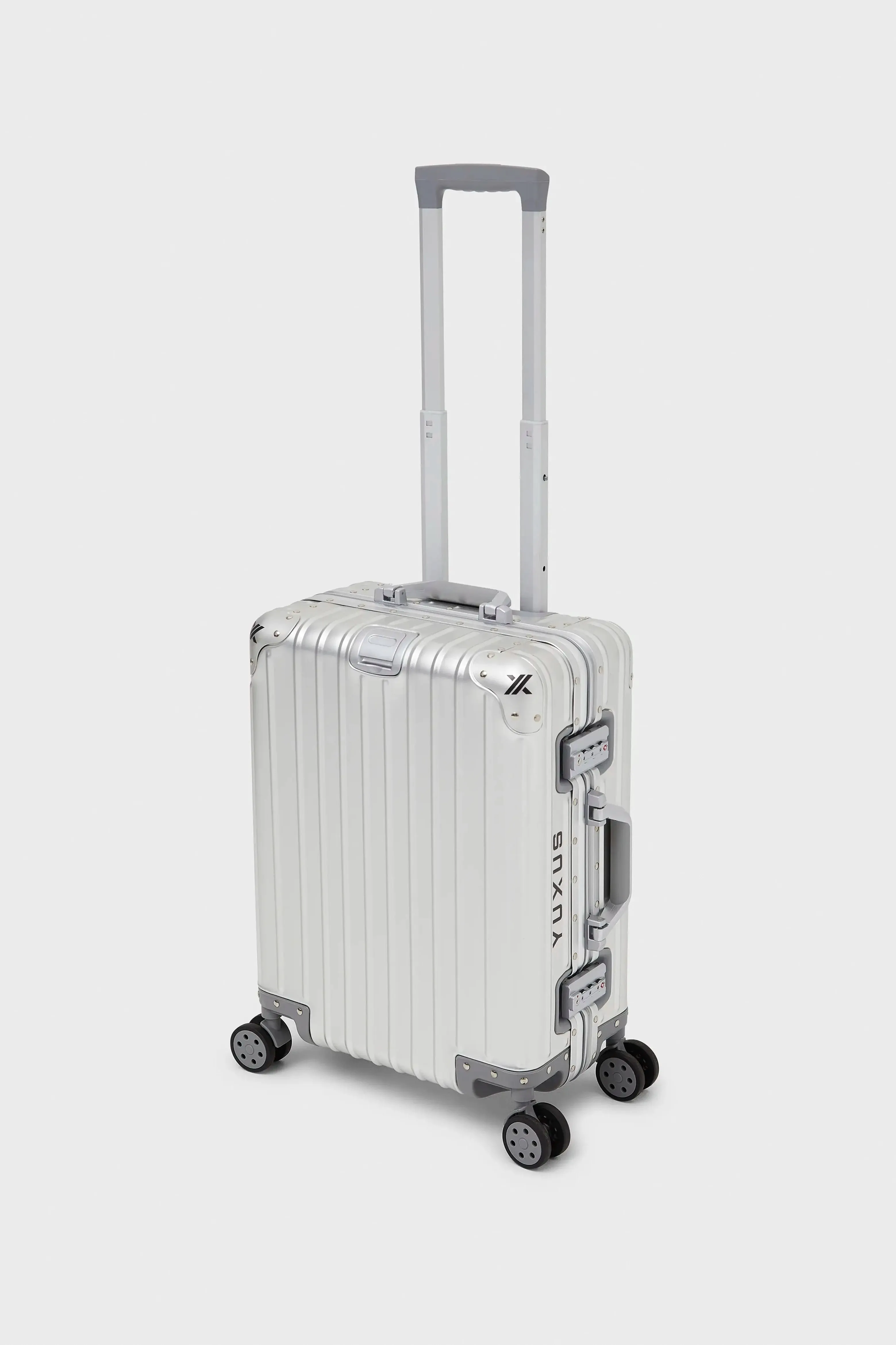 SILVER "VOYAGER" SUITCASE