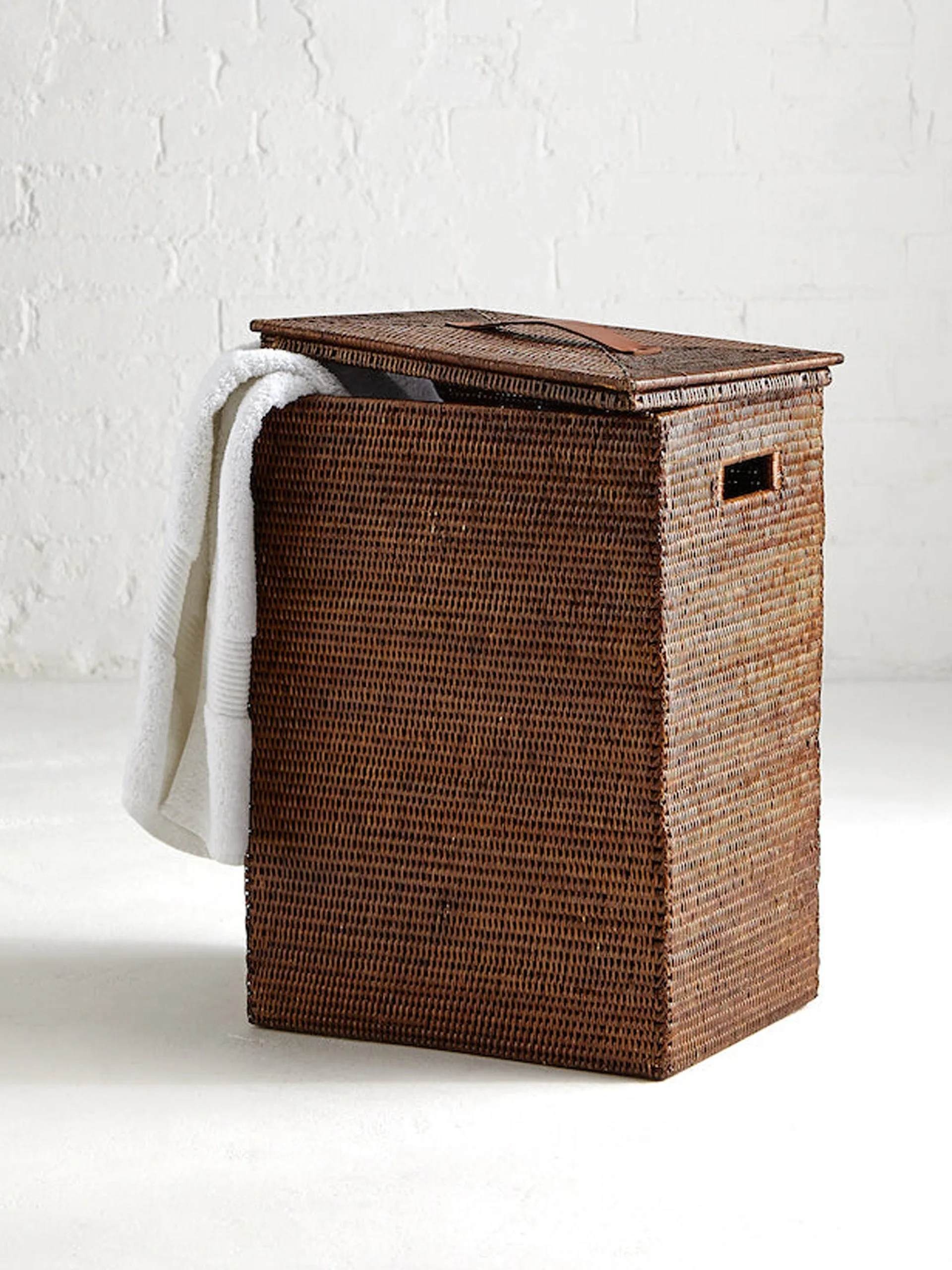 Tinsa rattan laundry bin