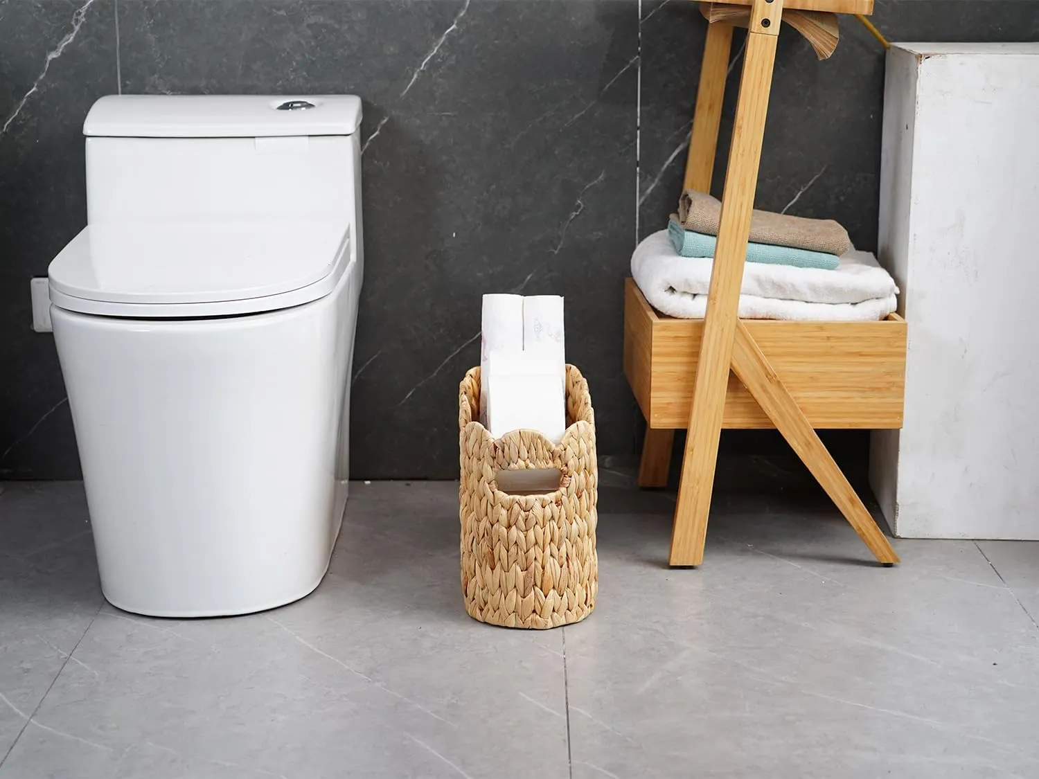 Toilet Paper Storage Basket,Scalloped Wicker Basket for Bathroom Organizers and Storage,Hand-Woven Rattan Bathroom Decor Accessories,Natural Water Hyacinth