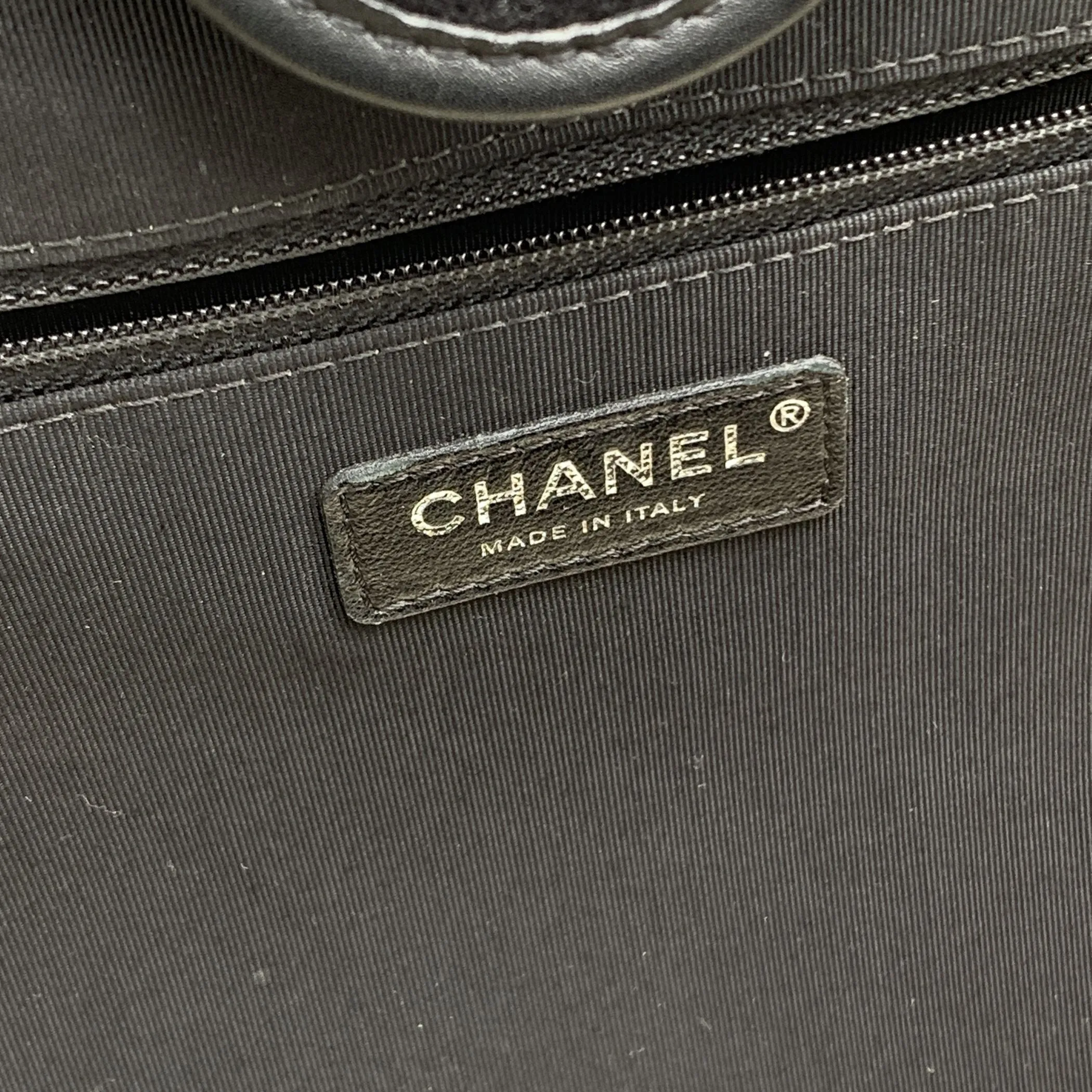 Top Large Deauville Wool Giveaway offer Quality Chanel And Felt Black Bag Must-have item Shoulder Tote White