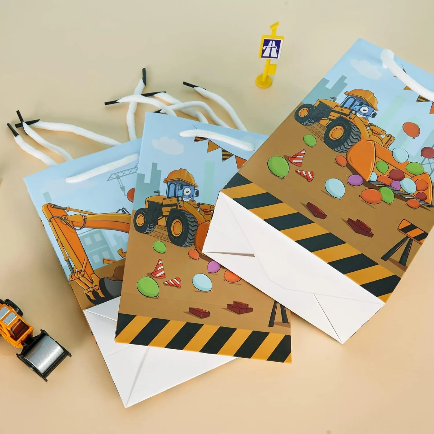 WERNNSAI 16PCS Construction Party Favor Bags - Construction Theme Birthday Party Bags for Boys Truck Vehicle Goodie Gift Bags Construction Party Supplies Birthday Baby Shower Party Bags with Handles