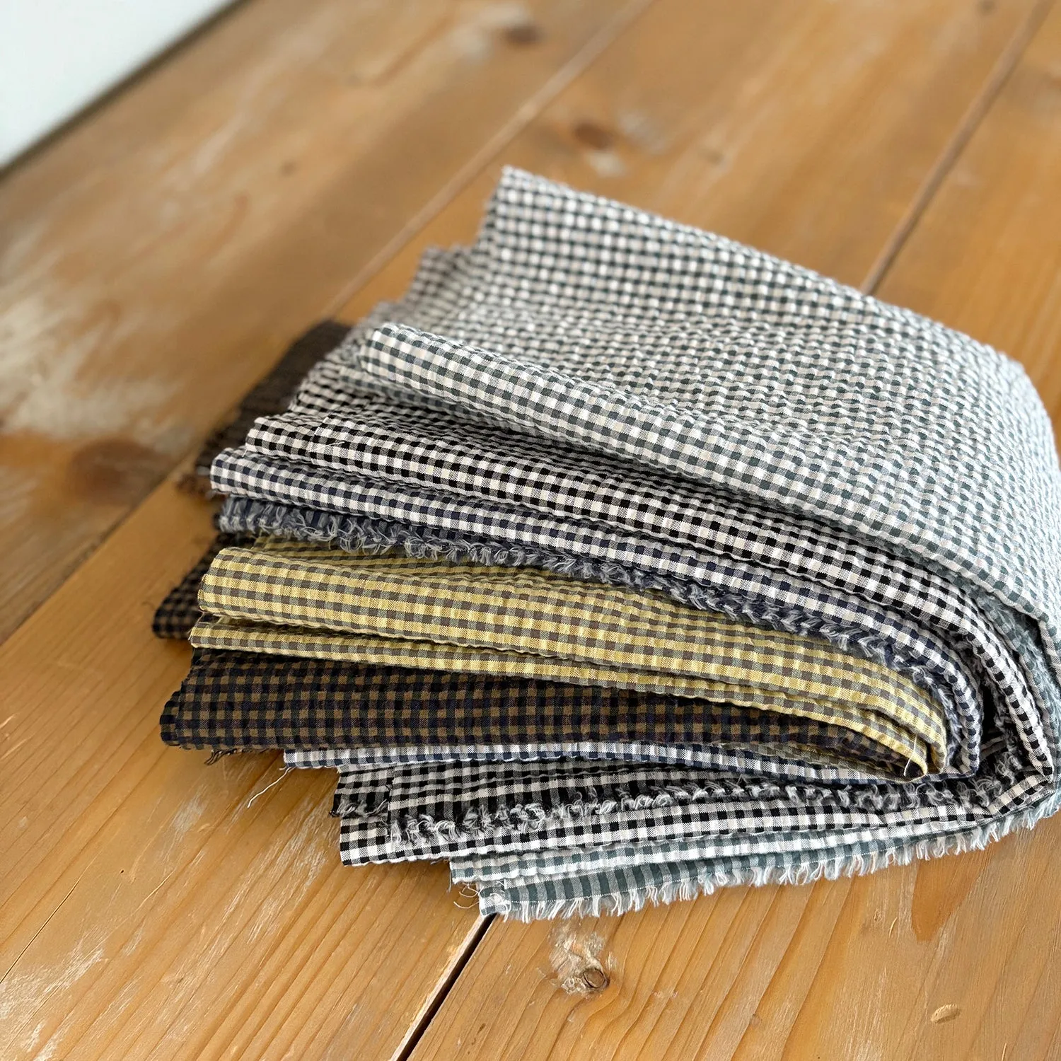 Yarn Dyed Gingham Seersucker Organic Cotton Fabric TS-2039-1